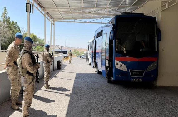 13 mahkum hastaneye kaldırıldı