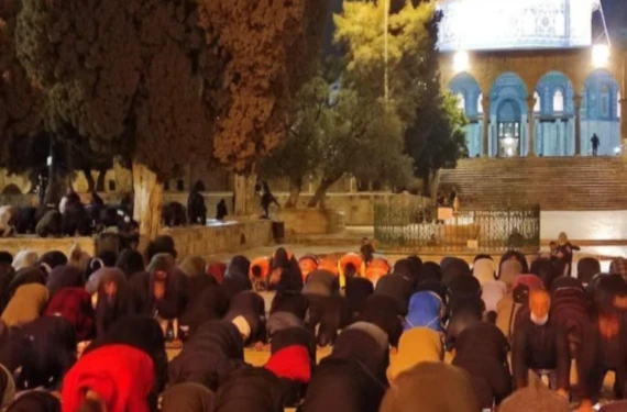 Mescid-i Aksa'da ilk teravih namazı