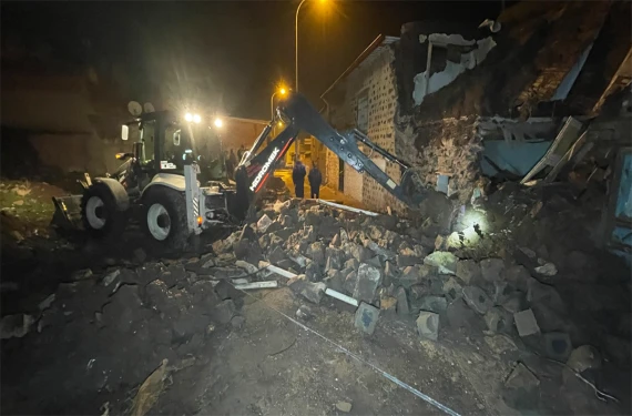 Sokak trafiğe kapatıldı