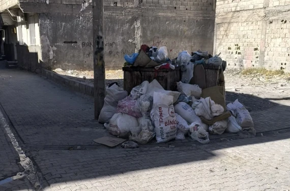 Çöp tepeleri oluştu