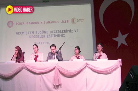 Moderatörlüğünü Hukukçu Altıparmak yaptı