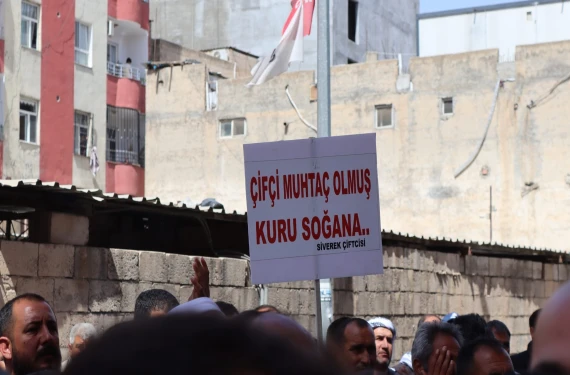 Viranşehir'de çiftçiler eylem yaptı!
