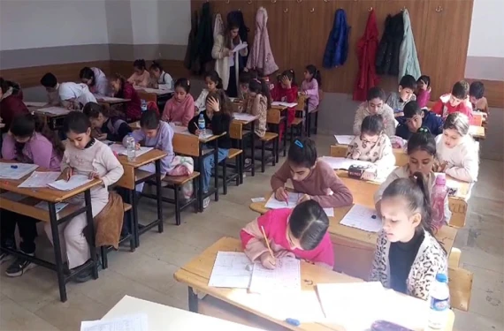 10 bin öğretmen…
