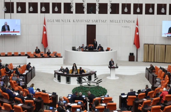 Fon teklifi komisyondan geçti: