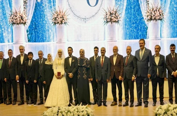Şanlıurfalı eski bakan yardımcısı kızını evlendirdi