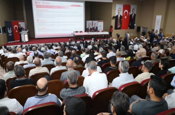 Şanlıurfa'da fıstık masaya yatırıldı