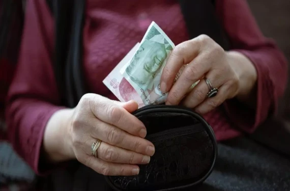 Bankaların gözü emeklinin maaşında!