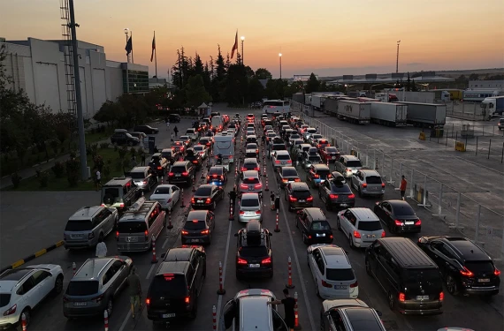 Bir yanları Şanlıurfa’da kaldı: