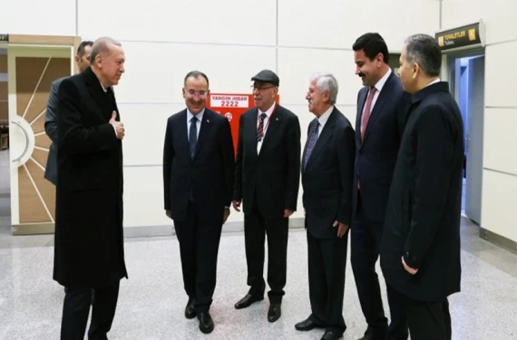 Havalimanında kiminle görüştü?