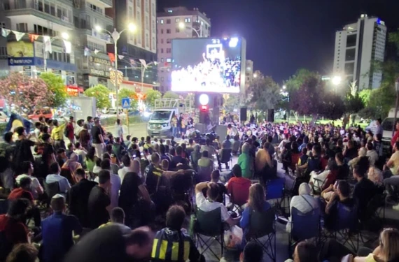 Tarihi başarıya tanıklık ettiler