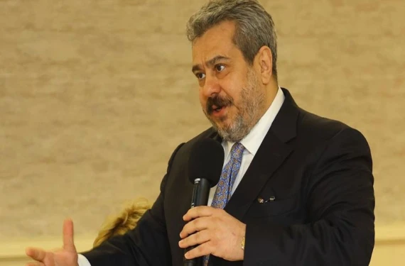 İş insanlarıyla bir araya geldi