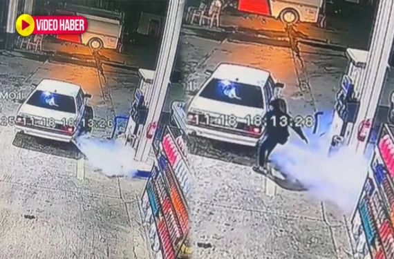 Son anda ayağıyla kapattı