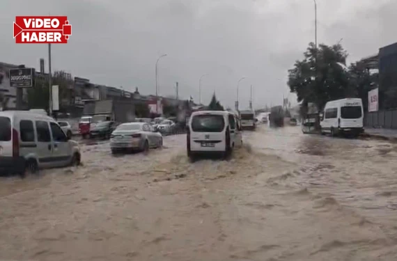 Yollar göle döndü