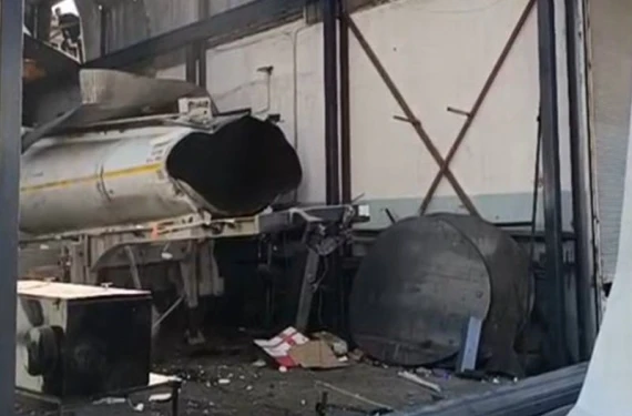 Korku dolu anlar! Yakıt tankeri patladı:
