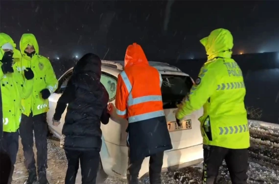 Yardıma polis ve jandarma koştu