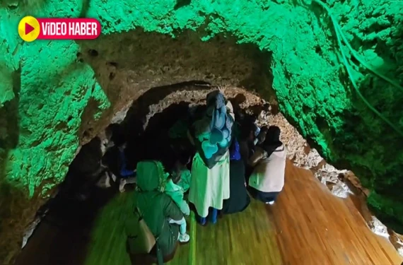 Dualar ettiler, şifalı sudan içtiler;