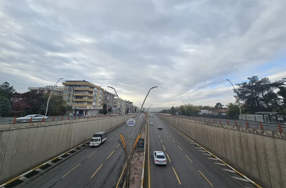 Hava gri, sıcaklık yüksek: