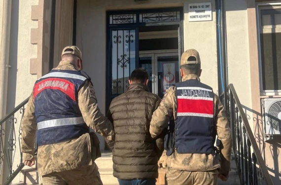 Bağ evinden şark köşesi ve akü çaldı