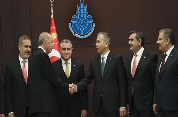 Hangi bakanın ismi geçiyor?