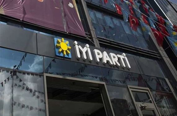 İYİ Parti’de üst düzey istifa!