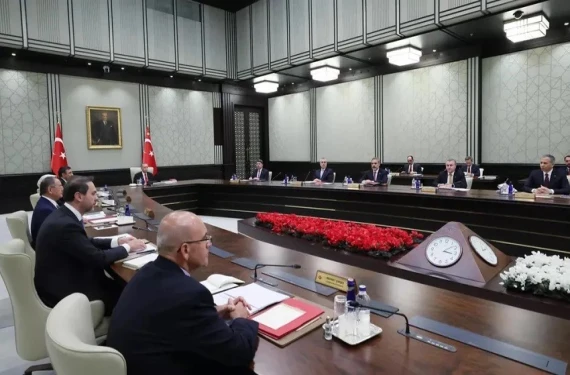 Kabine toplanıyor: