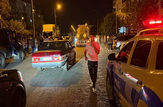 Gece yarısı kahvehanede silahlı kavga!