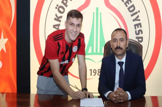 Genç futbolcu ile yollar ayrıldı