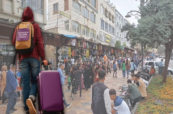 Bir valiz dolusu hediye…