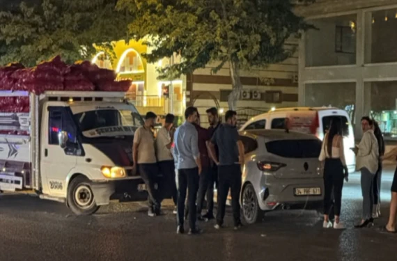 İki araç çarpıştı...