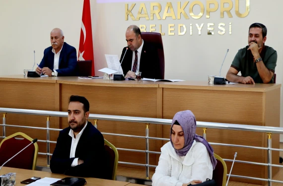 “Biz Karaköprü’nün helal oylarıyla seçilmiş...”