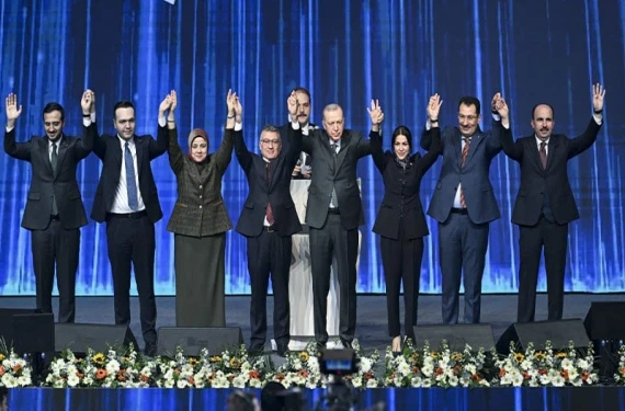AK Parti MKYK'de 39 yeni isim: