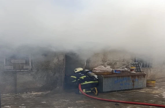 Dumanlar gökyüzünü sardı