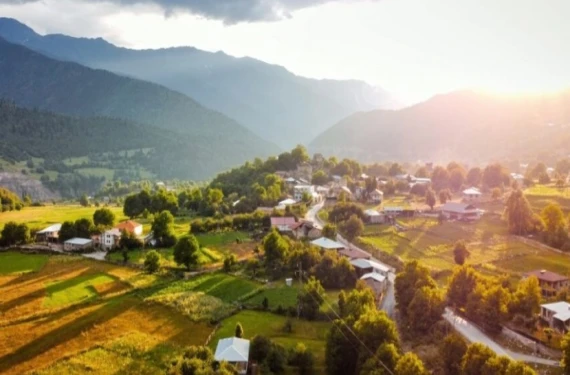 2 bin köylü her şeyini olduğu gibi bırakarak