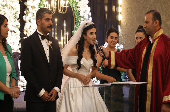 Görkemli düğün
