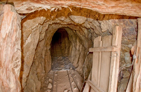 İşçiler mahsur kaldı