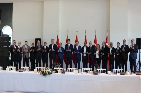 Barış yemeğine katıldı...