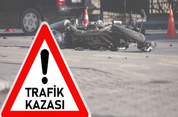 Otomobille motosiklet kafa kafaya çarpıştı!