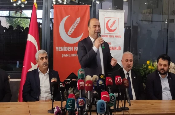Mazbatasını alıyor