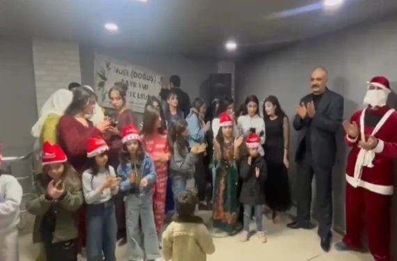 Halaylar, şarkılar, ilahiler