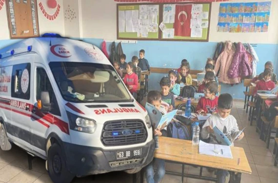 Yemekten sonra çok sayıda öğrenci...