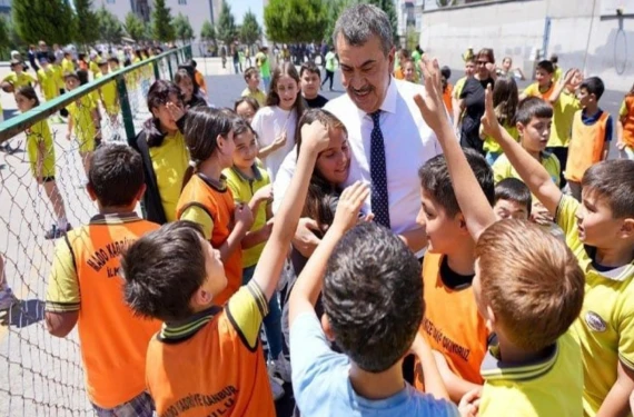 Pazartesi bütün okullarda uygulanacak