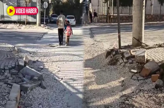 Toz duman içinde okula gidiyorlar