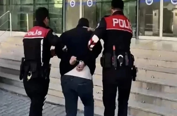 Yaşlı kadını dolandırdı