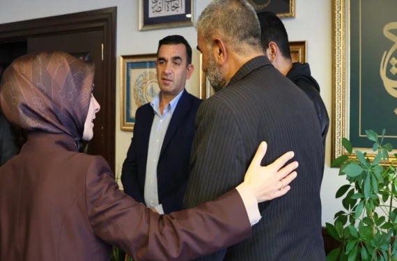 Bakan Göktaş aileyle bir arada