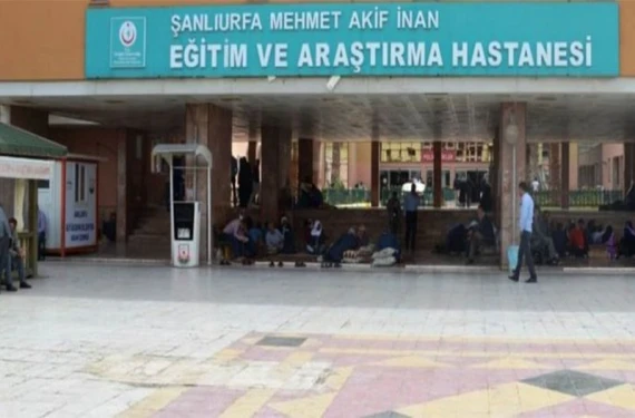 Boğazına çengelli iğne kaçmıştı: