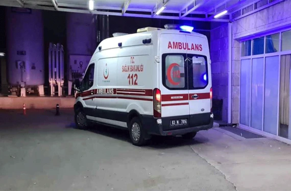 Tartıştığı eşini bıçakladı