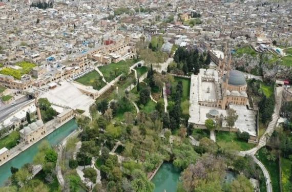 Şanlıurfa'da eski çalışanları işten çıkarılan başkan: