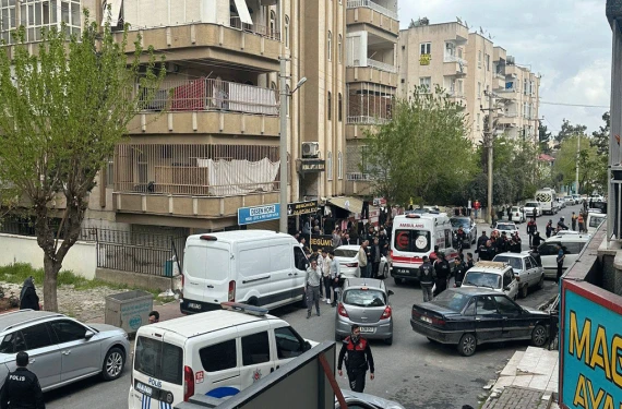 Polis güçlükle ayırdı