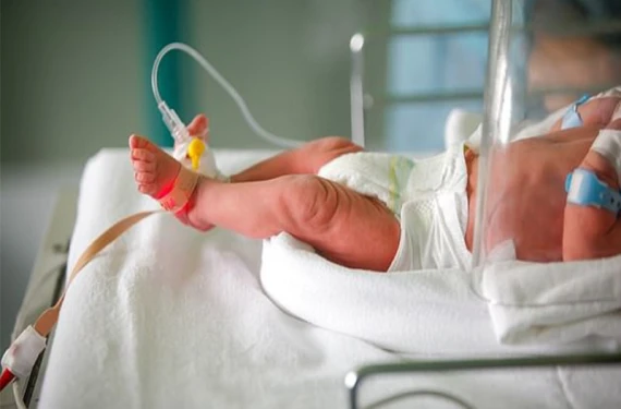 Anne izinsiz ameliyat edildi, bebek oksijensiz kaldı