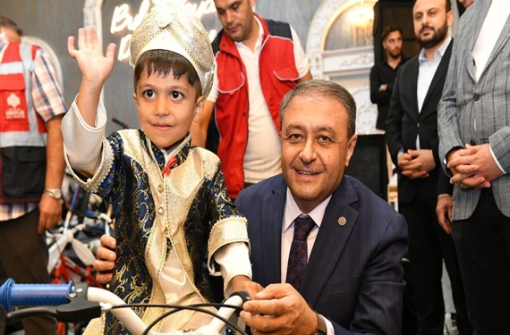 Renkli görüntülere sahne oldu